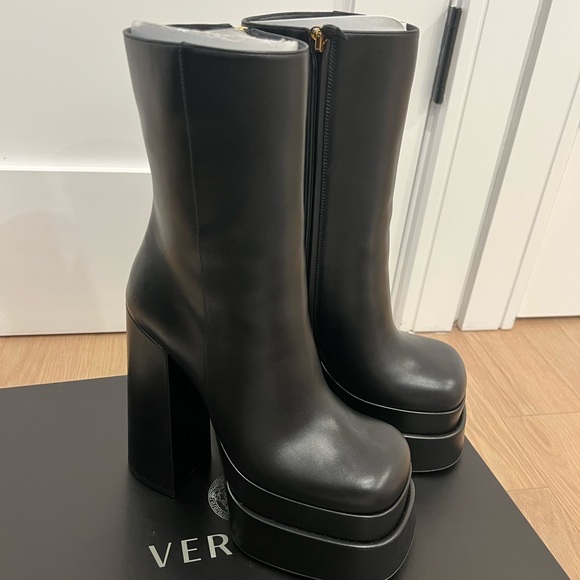 Versace Aevitas Platform Boots size 37 BRAND NEW - Picture 5 of 6